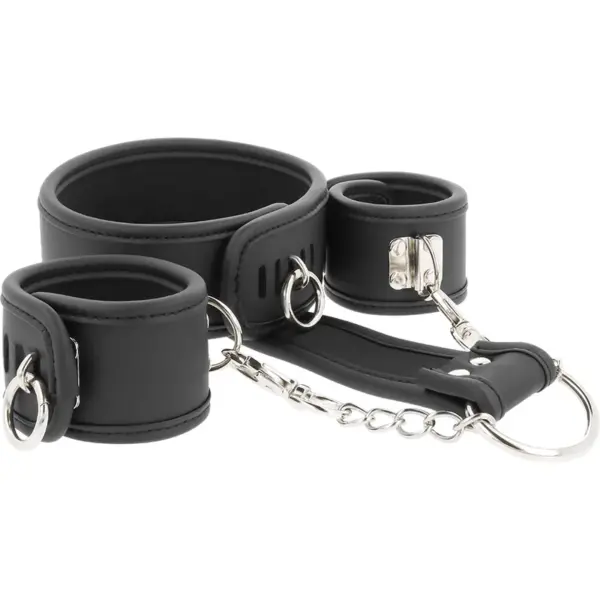 FETISH SUBMISSIVE - VEGAN LEDEREN HALSBAND EN HANDBOEIEN MET NOPREEN VOERING
