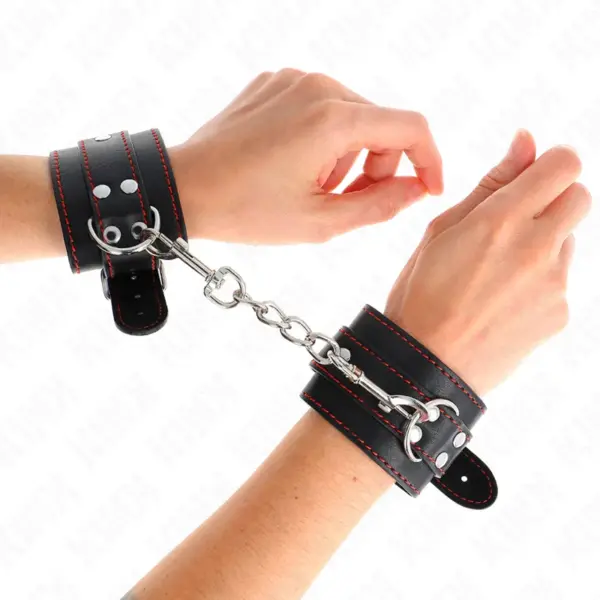 KINK - ZWARTE POLSBANDJES MET RODE DETAILS VERSTELBAAR 20-28 CM X 5,5 CM