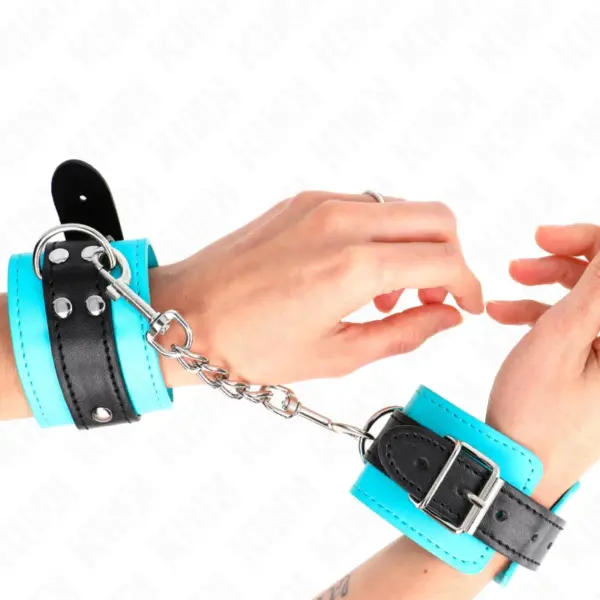 KINK - BLAUWE VOERING HAAK POLSBANDJES VERSTELBAAR 20-28 CM X 5,5 CM