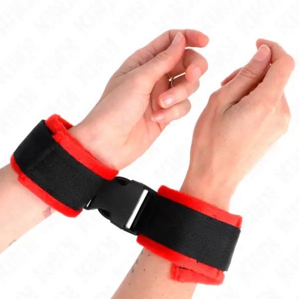KINK - ROOD-ZWARTE NYLON POLSBANDJES MODEL 1 VERSTELBAAR 25-35 CM X 6 CM
