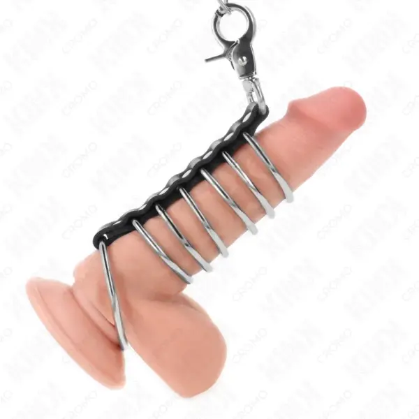 KINK - 7 METALEN PENIS RINGEN 3,8 CM TOT 5 CM VERBONDEN MET KUNSTLEER EN METALEN KETTING 100 CM