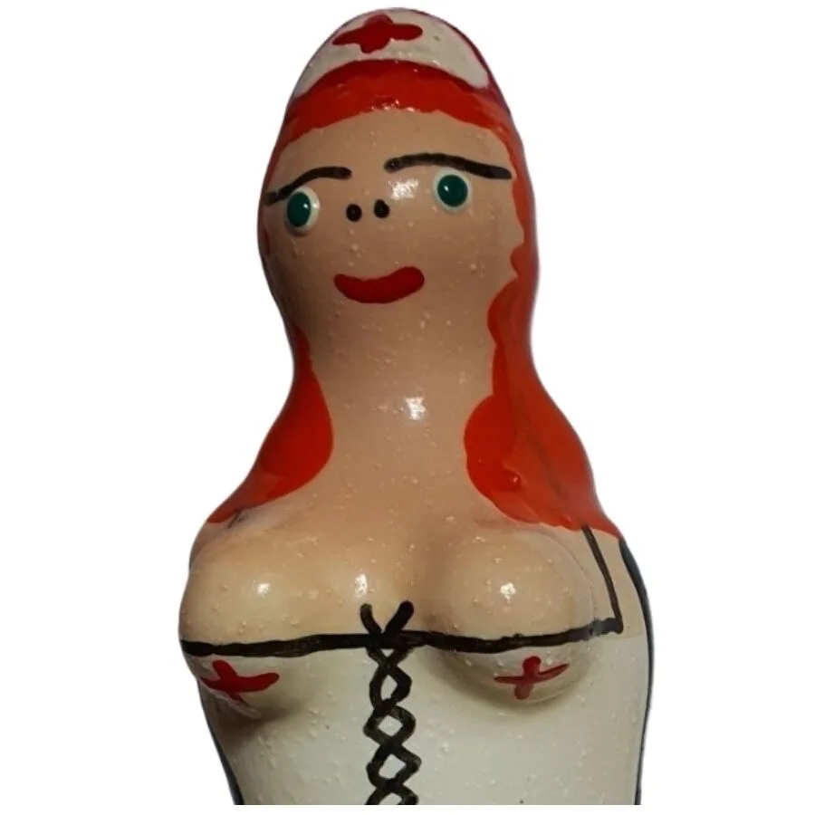 CONDOMERIE - HANDBESCHILDERDE NIEUWIGHEID CONDOOMS VERPLEEGSTER ROODHARIG